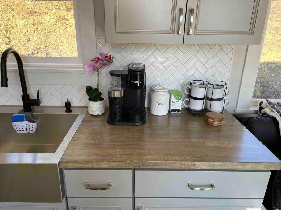 Casavagos Tiny House * McKinleyville